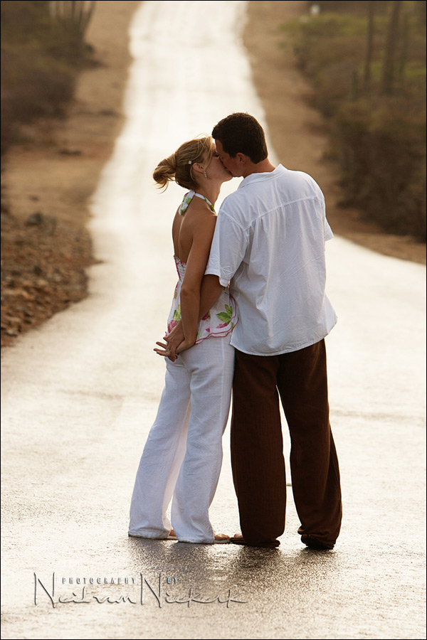 16 Over-the-Top Couple Photoshoot Poses You'd Remember for Life