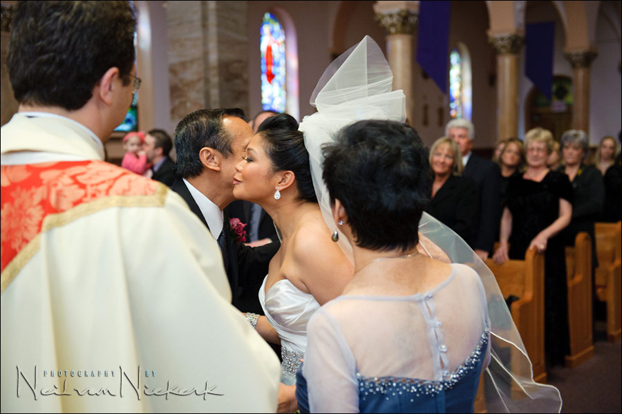 wedding photography - a photo-journalistic style, or more posed? - Tangents